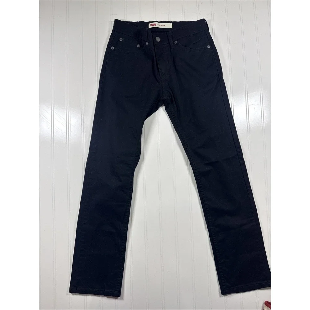 Levis excellent